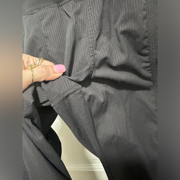 Lululemon Black IN FLUX Jogger Crop Pants Swift Sz 4 Black No Flaws - Picture 5 of 8